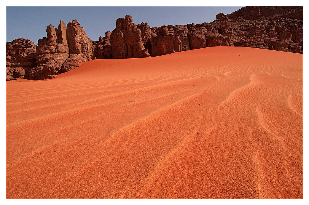 Красная пустыня фото
